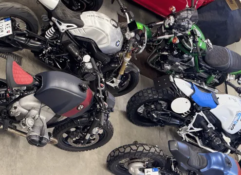 Cafe 4 Racer Garage